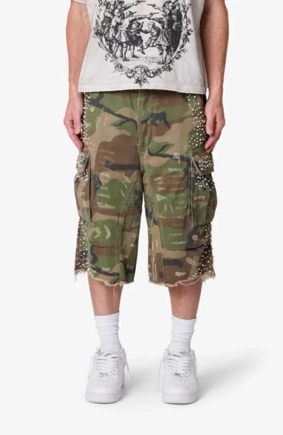Mnml Pearled Camo Cargo Shorts In Green