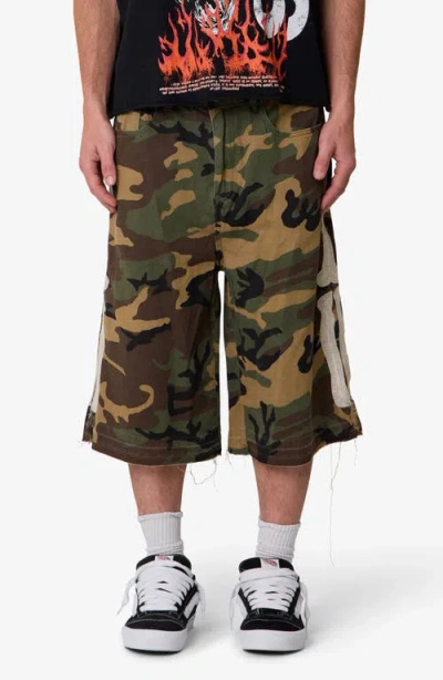 Mnml Ultrabaggy Bone Shorts In Green