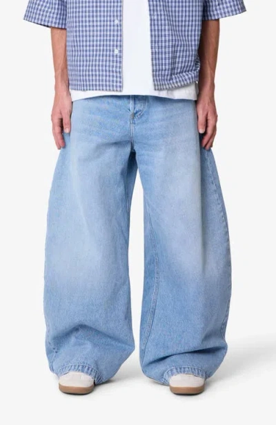 Mnml Wide Leg Barrel Jeans In Blue