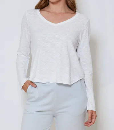 Mod-o-doc Long Sleeve V-neck Flowy Tee In White