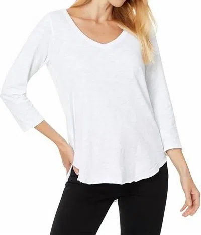 Mod-o-doc V-neck Curve Hem Tee In Ivory