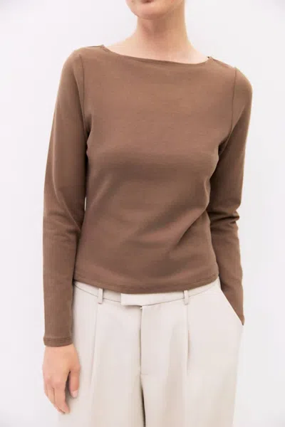 Mod Ref Martina Perfect Layer Tee In Mocha In Brown