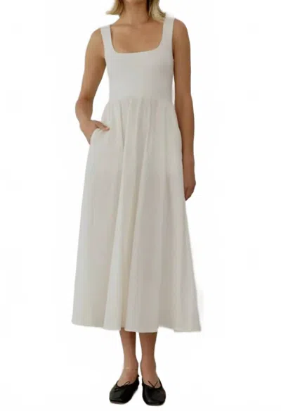 Mod Ref Women's The Lucinda Dress In White In Gray