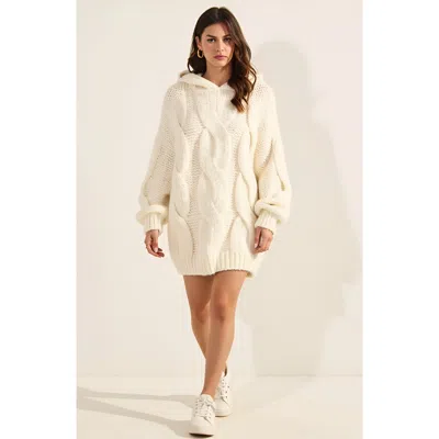 Modenaire Cable-knit Hoodie With Pockets In White