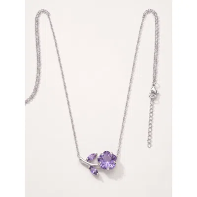 Modenaire Crystal Daisy Flower Pendant Necklace In Metallic