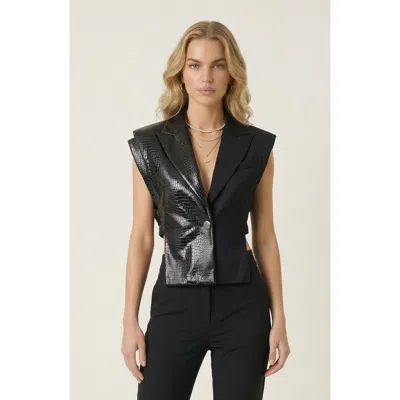 Modenaire Mixed Texture Sleeveless Embossed Blazer Top In Black
