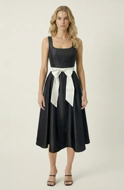 Modenaire Sleeveless Contrast Bow Midi Dress In Black