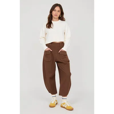 Modenaire Wide-leg Knit Crop Pants With Front Flap Pockets And Elastic Waistband In Brown