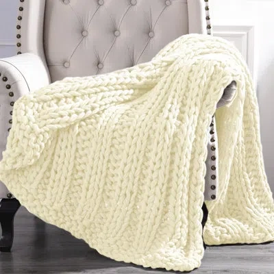 Modern Threads Chunky Throw In Ivory