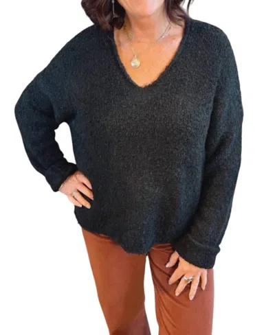 Mod-o-doc V-neck Boucle Sweater In Black In Blue