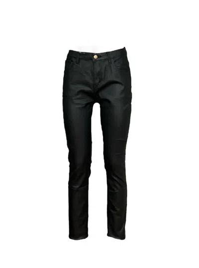 Molly Bracken Woman  E1597an In Black