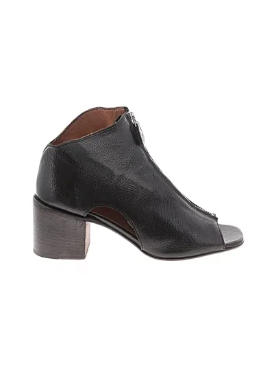 Pre-owned Moma Ankle Boots In Black