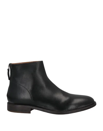 Moma Ankle Boots In Black
