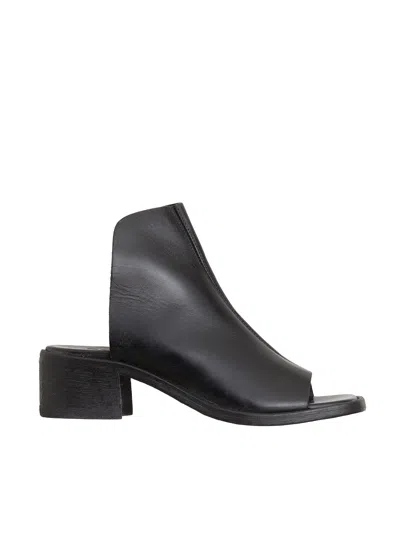 Moma Pecos Leather Sandal In Black
