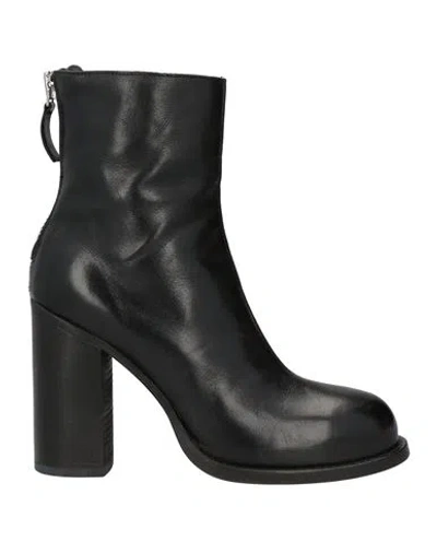 Moma Woman Ankle Boots Black Size 7.5 Leather