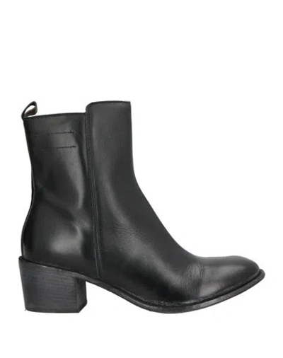 Moma Woman Ankle Boots Black Size 8 Calfskin