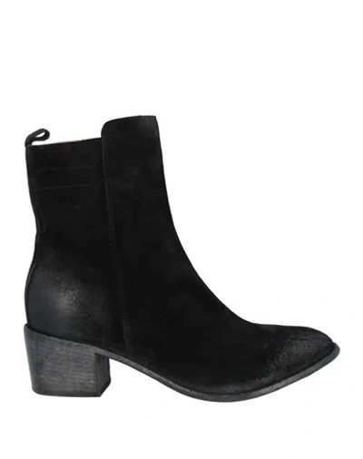 Moma Woman Ankle Boots Black Size 8 Leather