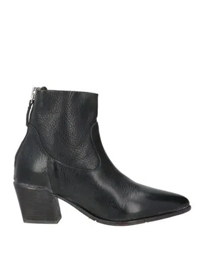 Moma Woman Ankle Boots Black Size 8 Leather