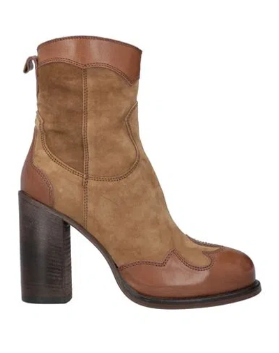 Moma Woman Ankle Boots Brown Size 8 Leather