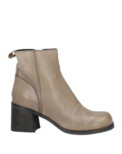 Moma Woman Ankle Boots Grey Size 8 Leather