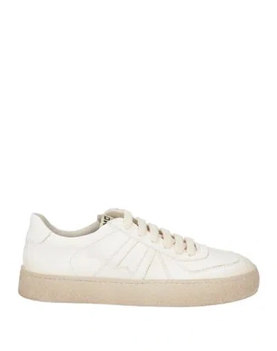 Moma Woman Sneakers White Size 9 Leather