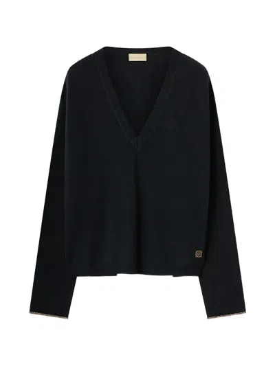 Momoní Astrid V-neck Sweater In Black