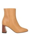 Momoní Woman Ankle Boots Sand Size 8 Cow Leather In Beige