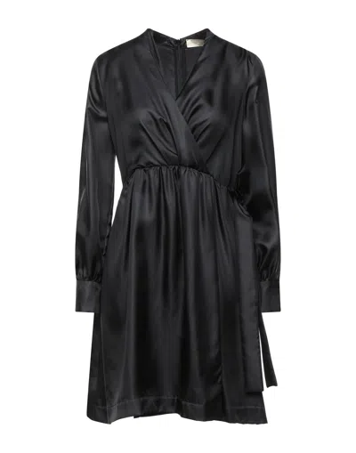 Momoní Short Dresses In Black
