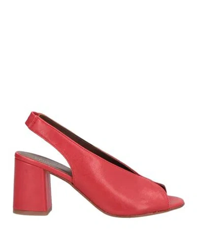 Momoní Woman Sandals Red Size 6 Leather