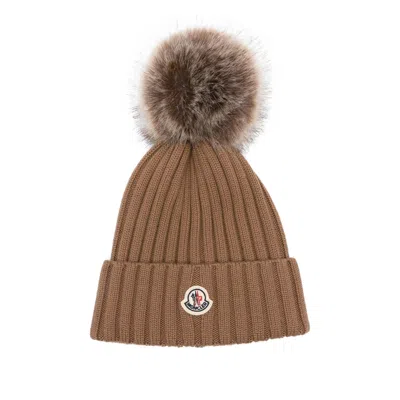 Moncler A9327 Ribbed Virgin Wool Beanie In Brown