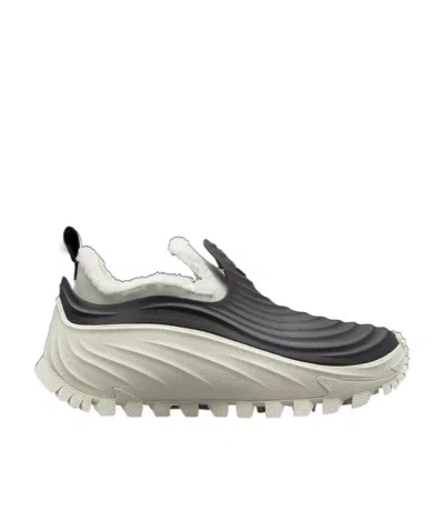 Moncler Acqua Boots In White