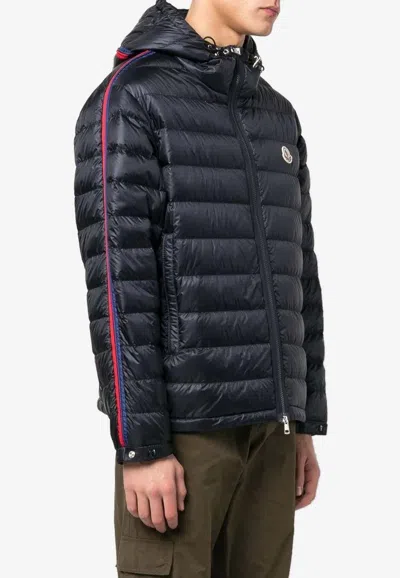 Moncler Agout Logo Patch Puffer Jacket In Black