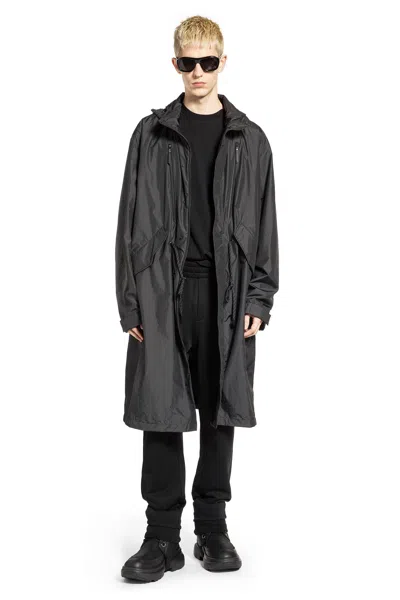 Moncler Aliso Hooded Rain Coat In Black