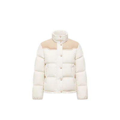 MONCLER MONCLER DOUDOUNE COURTE À FINITIONS EN DAIM ANGELYS, FEMME, BLANC, TAILLE: 5