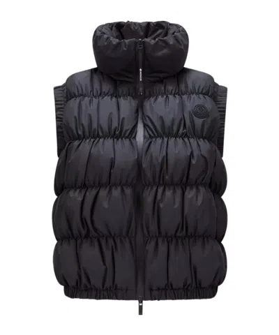 Moncler Apriate Gilet In Black