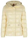 Moncler Doudoune Courte À Capuche Barante In Yellow