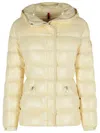 Moncler Doudoune Courte À Capuche Barante In Yellow