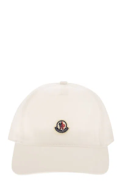 Moncler Baseball Cap With Logo In Beige
