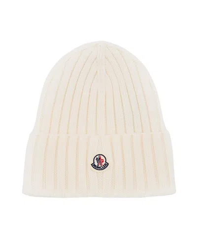 Moncler Ribbed Wool Beanie With Logo Patch In Gray