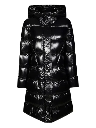 Moncler Bellevue Hooded Coat In Black