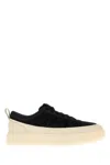 Moncler Monpulse Leather-trimmed Sneakers In Black