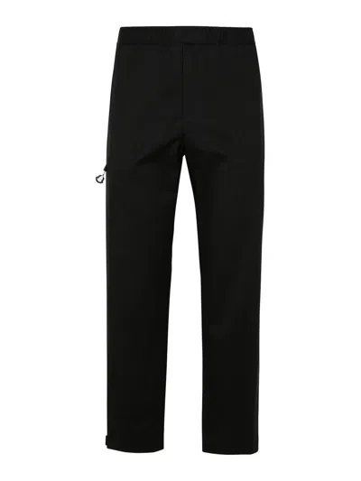MONCLER PANTALÓN CASUAL - NEGRO