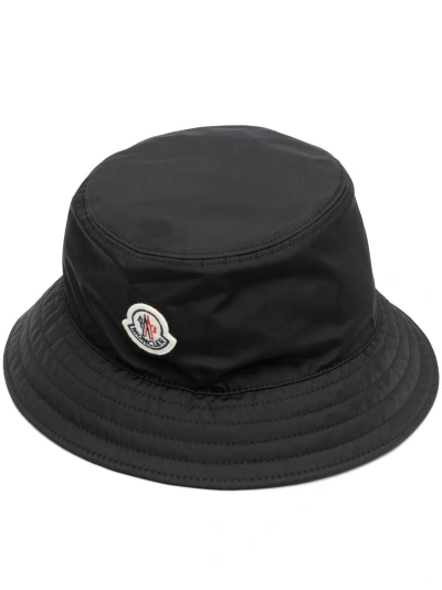 MONCLER BLACK LOGO-APPLIQUÉ BUCKET HAT