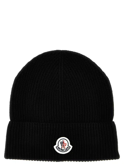 Moncler Logo-patch Knitted Beanie In Black