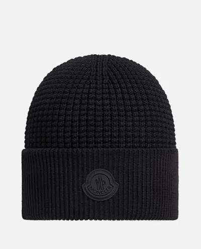 MONCLER BLACK LOGO BEANIE HAT