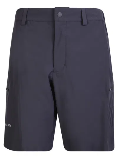 Moncler Black Nylon Bermuda Shorts With Logo In Nero