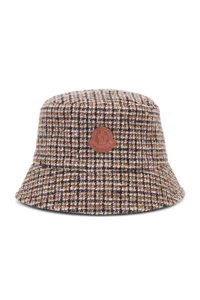 Moncler Bucket Hat In Brown