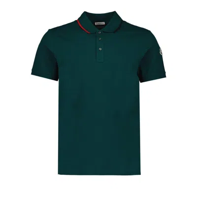 Moncler Button Detailed Short In Green