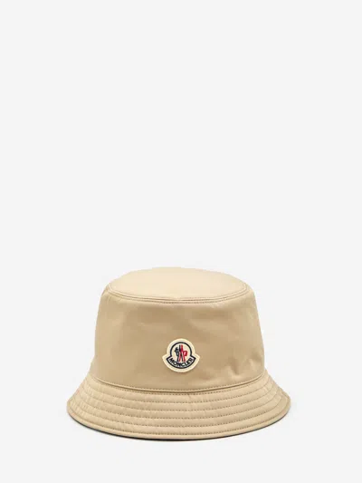 Moncler Reversible Bucket Hat With Logo-patch In Neutral