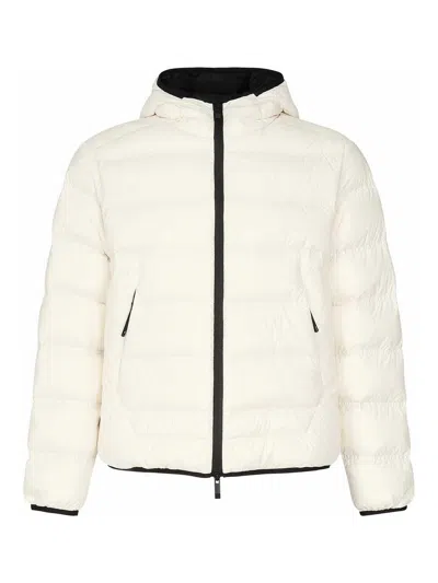 Moncler Gardy Short Down Jacket With Hood In White